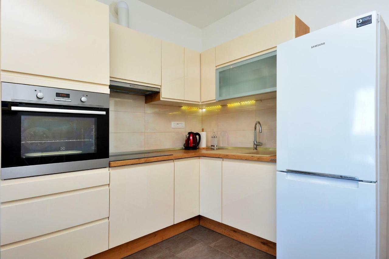 M & M Apartment Podstrana Exterior photo